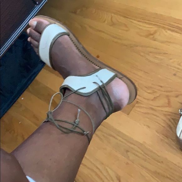 Shoe - Picture 2 of 2